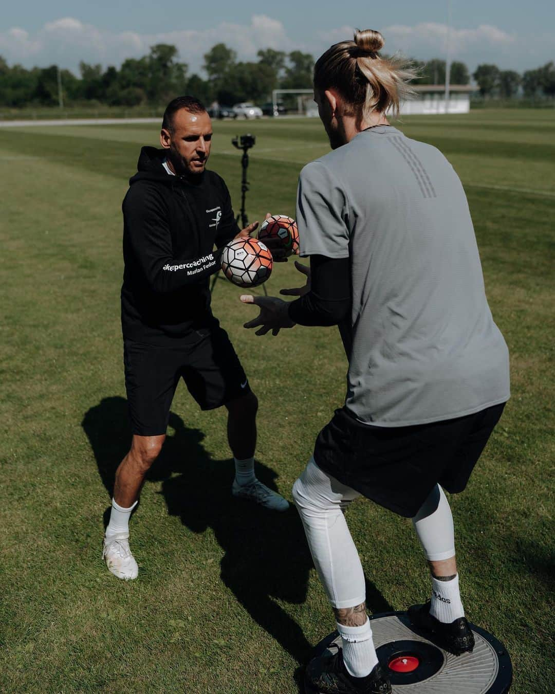 ロリス・カリウスさんのインスタグラム写真 - (ロリス・カリウスInstagram)「⏳ ⌛️」5月29日 3時02分 - loriskarius