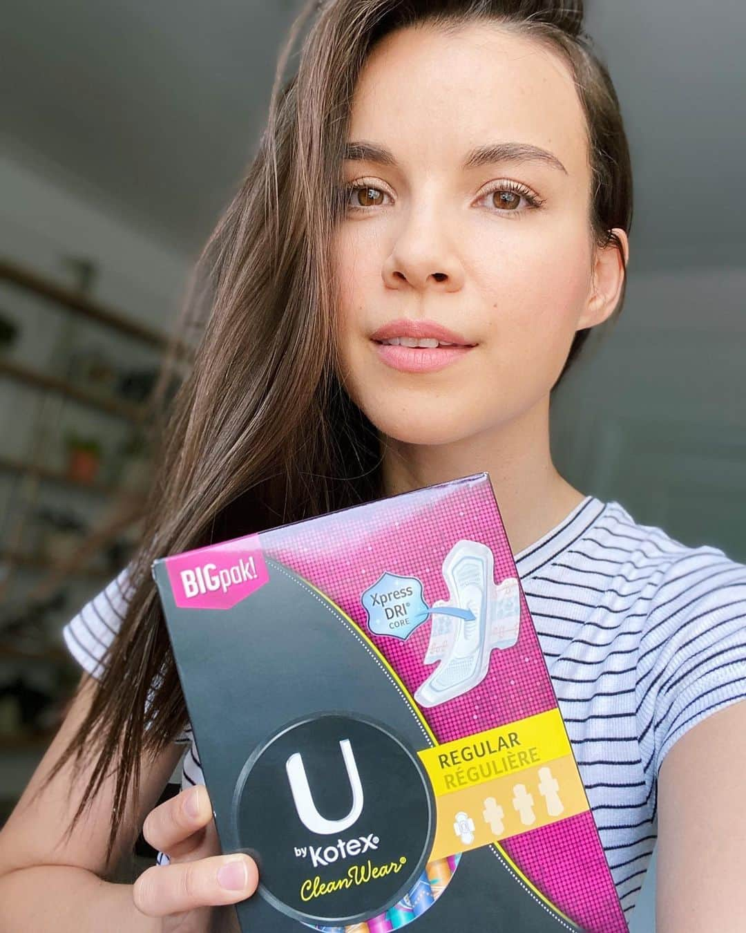 イングリッド・ニールセンのインスタグラム：「It's Period Poverty Awareness Week! Here are 3 ways you can take action to end period poverty: 🔴Pledge to talk about periods openly in your daily life - this can help fight period stigma 🔴Sign the pledge at AllianceForPeriodSupplies.org and commit to other actions to end period poverty 🔴Align with brands that give back! Purchasing @ubykotex period products is linked to the ongoing donation of period products, you can learn more at ubykotex.com/give-back. #WithUSheCan #sponsored」