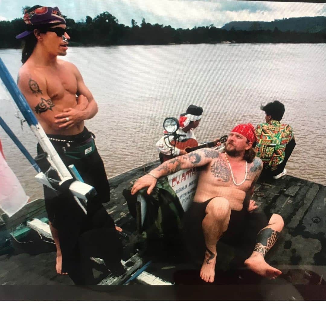 アムステルダム・タトゥー・ミュージアムのインスタグラム：「Ak and me in central borneo#rhcp#anthonie kiedis@kalimantang#apokayan#kenjan#daya#」