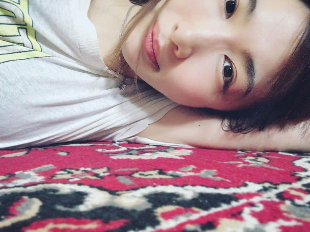 中嶋イッキュウのインスタグラム：「今年も歳を重ねることができましたみんなありがとこれからもよろね！ 今日は配信ライブであおう  Happy birthday to me 5.29  How do you say "Happy birthday to you" in your country?」