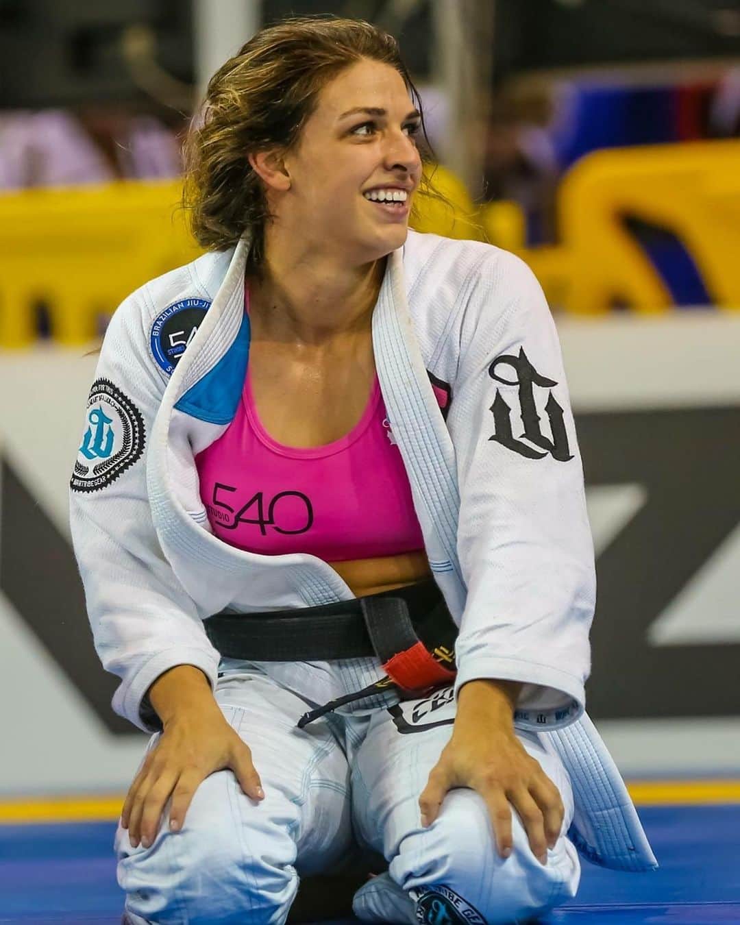 マッケンジー・ダーンのインスタグラム：「Will there be a submission Saturday night?? 🥋🤷🏻‍♀️ @ufc  @wartribegear  Photo by @mike_anderson_bjj」