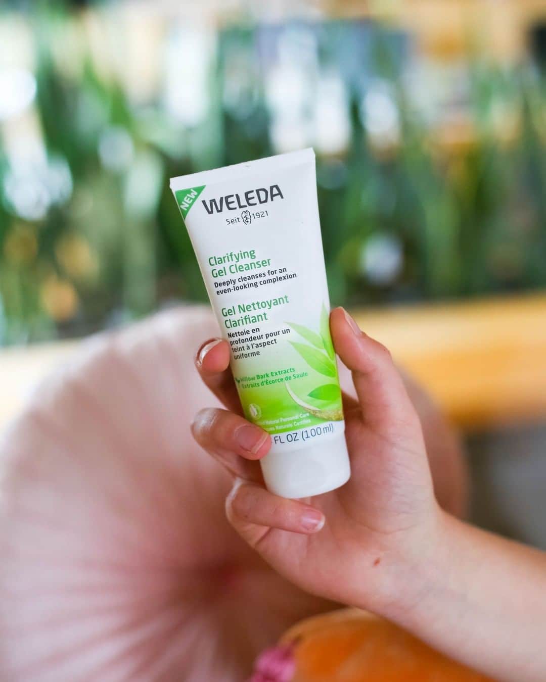 Weledaのインスタグラム：「Our Clarifying Collection is nature’s answer for visibly clearer, healthier, and even-looking skin. 🌿 #WeledaSkin」