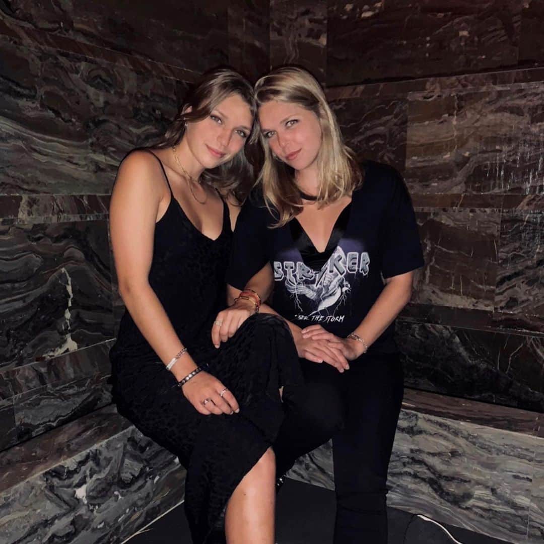 ニコル・ラジコワのインスタグラム：「HAPPY BIRTHDAY DOM!!! 🎉🎉」