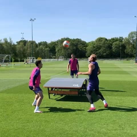 ハリー・ケインのインスタグラム：「Great win today @hm_son7 💪⚽️ @ericdier15 @lucasmoura7」