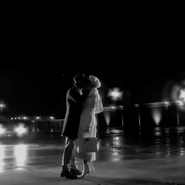 エリザベス・ギリースのインスタグラム：「Loved this edit so much, I had to repost. This was one of my favorite eps. Did you guys enjoy seeing #Dynasty in B&W?」