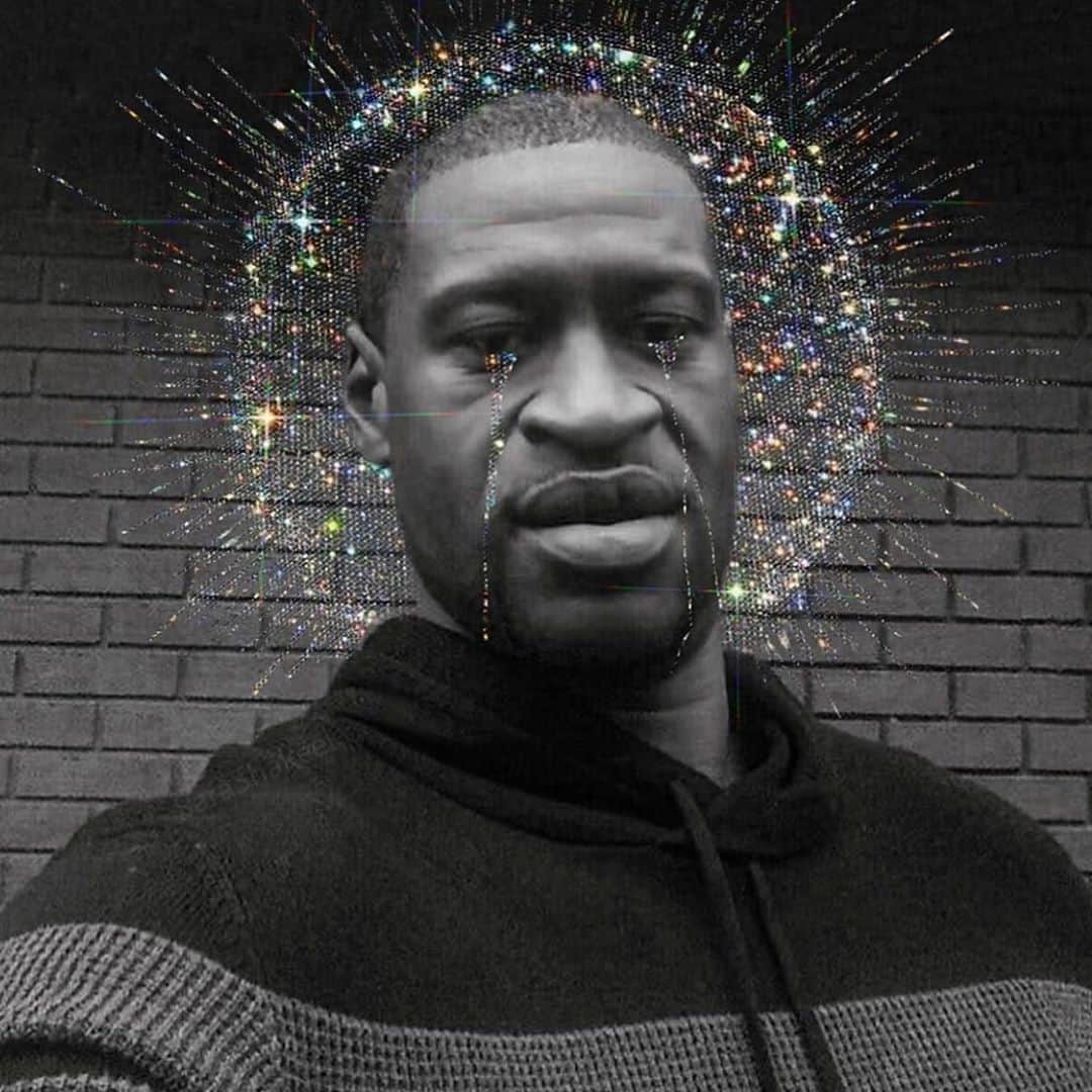 Kristin Essのインスタグラム：「A letter to my fellow white people.⁣⁣⁣⁣ ⁣⁣⁣⁣ Posting and bringing awareness in situations of racial injustice have been a long-time priority for me. However, things just felt different this time and it took a minute to figure out how to change the approach. I couldn’t just throw up a post of George Floyd and make a call and sign a petition and then 🤞🏼🤞🏼🤞🏼? While those things are helpful and it IS important to do that, it’s not enough from us anymore. Those actions MUST become the norm, but today I want to to tell you how I’m am personally taking the next steps and urging you join me. ⁣⁣⁣⁣ ⁣⁣ •NOT ASKING MY BLACK FRIENDS TO EDUCATE ME OR TO SUPPORT ME IN BEING AN ANTI-RACIST. I used to do that. I used to call my friends frantically when something happened and ask what I can do to help. But after much education and through my own research, I realized I’m only adding work to their plate which is already too full just by living in their own skin. I realized I have an entire internet at MY fingertips and need to put the effort in ALL BY MYSELF.⁣⁣⁣⁣ ⁣⁣⁣ •ACTION. I’ve made my calls and signed multiple petitions, obviously. But again, that’s not enough.⁣⁣⁣⁣ ⁣⁣⁣⁣ •ORGANIZING. I’m compiling a list of black owned beauty businesses that I want to raise up and share on my platform. Not because anyone needs me to, but because I genuinely want to see more black women entrepreneurs being lifted up in the beauty space and more black women rising to the executive ranks and being compensated accordingly.⁣⁣⁣⁣ ⁣ •DONATING. Here are places I will be donating to today:⁣⁣⁣⁣ -BLACK GIRLS CODE, which teaches African American girls how to code 💕👩🏾‍💻⁣⁣⁣⁣ -SPELMAN COLLEGE, w historically black college for women 👩🏿‍🎓⁣⁣⁣⁣ -THE INNOCENCE PROJECT, which exonerates people who were wrongly convicted.⁣⁣⁣⁣ ⁣⁣⁣⁣ Join me. If you have questions, reach out and ask me. If you need resources on anti-racism education, ask me. We made this system and we are the ones who have to fix this system. 🤍📸: the one + only @sarashakeel」