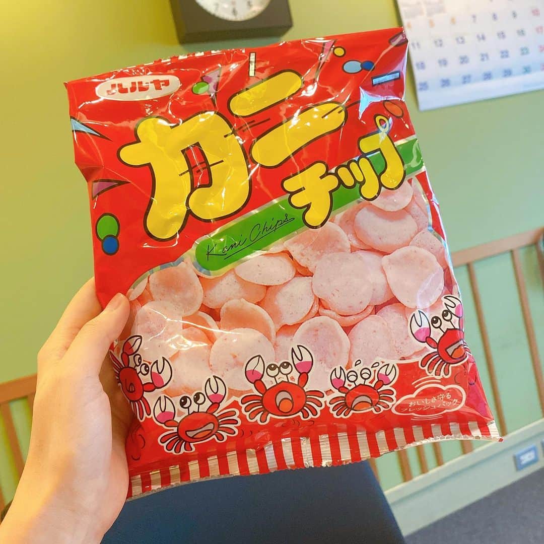 髙木萌香さんのインスタグラム写真 - (髙木萌香Instagram)「☺︎❁﻿ ﻿ 5/25-5/28 Munch Time 紹介したお菓子﻿ ﻿ ① サーティワンチョコレート ポッピングシャワー 🌈﻿ ② カニチップ (ハル屋) 🦀﻿ ③ じゃがりこ アボカドチーズ味 bits 🥑🧀﻿ ④ cream collon 大人のチョコミント ﻿ ﻿ ぜひみなさんもチェックしてみてください❤️﻿ ZIP-FM sweetvox ﻿ mon-thur 14:00-17:00﻿ 高木マーガレット﻿ ﻿ #zipfm #新商品 #新商品お菓子  #サーティーワン #カニチップ #じゃがりこ #コロン #コンビニ #すいぼ #高木マーガレット #munch」5月29日 5時21分 - margaretm0e