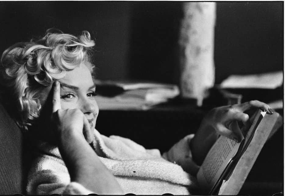アナベル・ウォーリスのインスタグラム：「Mood #marlynmonroe 📸 #elioterwitt」