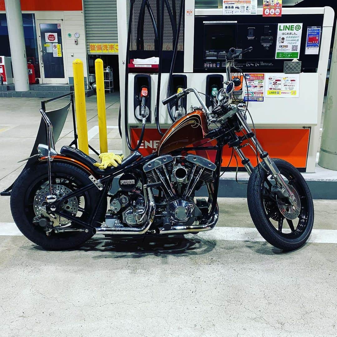 浅田斉吾さんのインスタグラム写真 - (浅田斉吾Instagram)「1980 Harley-Davidson FXE "Hell cat" 相棒の初キック動画です  https://youtu.be/4h7sb1NljmQ」5月29日 17時32分 - seigo_theninja
