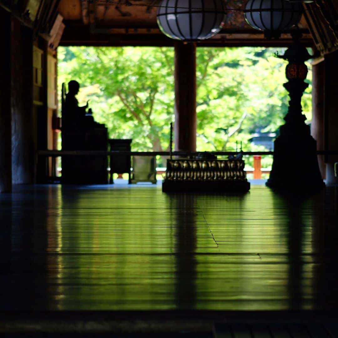 奈良 長谷寺 / nara hasederaさんのインスタグラム写真 - (奈良 長谷寺 / nara hasederaInstagram)「初瀬路や思わぬかたにいざなわれ ふかくたづぬる山ほととぎす 　#明智光秀 #光秀 が壊したとされる#門坊寺 そこにあった仁王像が長谷寺に来たとされています。その時に詠んだ歌でしょうか？夏のこの時期に長谷寺にお参りをされてるのかもしれません。  It is a poem by Mitsuhide Akechi.  Did he also come to @hase_dera at this time of summer?  #長谷寺 #奈良長谷寺 #総本山長谷寺 #花の御寺 #奈良 #hasedera #hasederatemple #temple #japan #japanesetraditional #pilgrimage #nara #tourism #sightseeing #japanesetemple #西国 #西国三十三所 #霊場 #巡礼 #四寺巡礼 #長谷寺が好き #麒麟がくる」5月29日 16時15分 - hase_dera