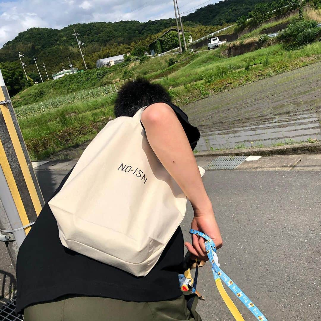 岡田侑大さんのインスタグラム写真 - (岡田侑大Instagram)「お久しぶりの散歩🚶‍♀️ 最近お気に入りの服👌👌 皆さんも是非チェックしてみて下さい👀  @noism_home  @noism_select」5月29日 16時55分 - okadayutabsk