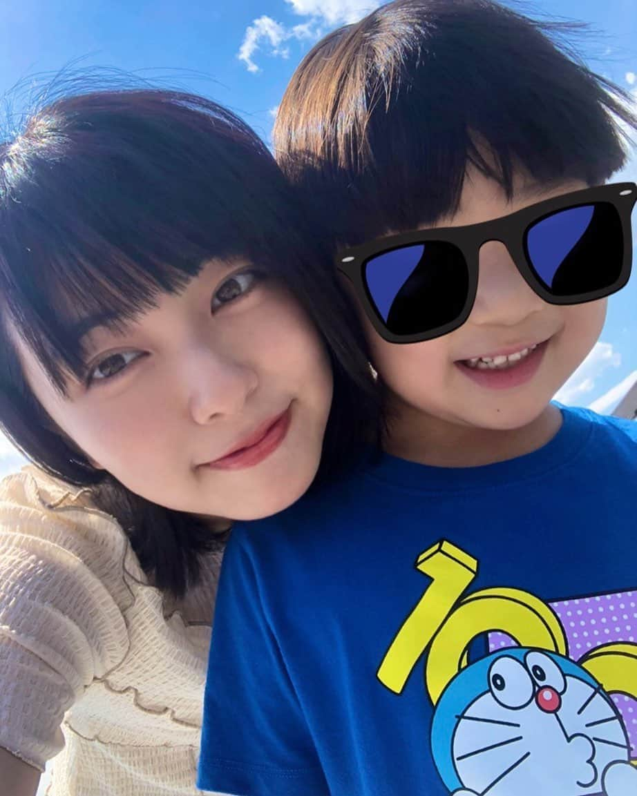 小島梨里杏さんのインスタグラム写真 - (小島梨里杏Instagram)「👦🏻💙✌🏻#甥っ子」5月29日 16時57分 - r_riria