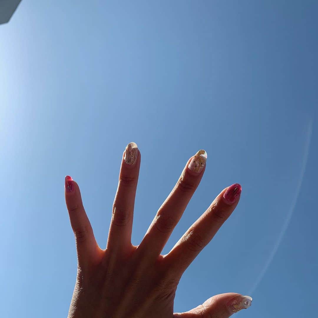 ななせ結衣のインスタグラム：「空は繋がってるって思えるのって 素敵なことだよね♡ . . #sky #空 #雲 #空が好きな人と繋がりたい  #空を見上げるのが好き #japan #ig_japan #trip #stayhome #fashion #天空 #하늘 #하늘스타그램」