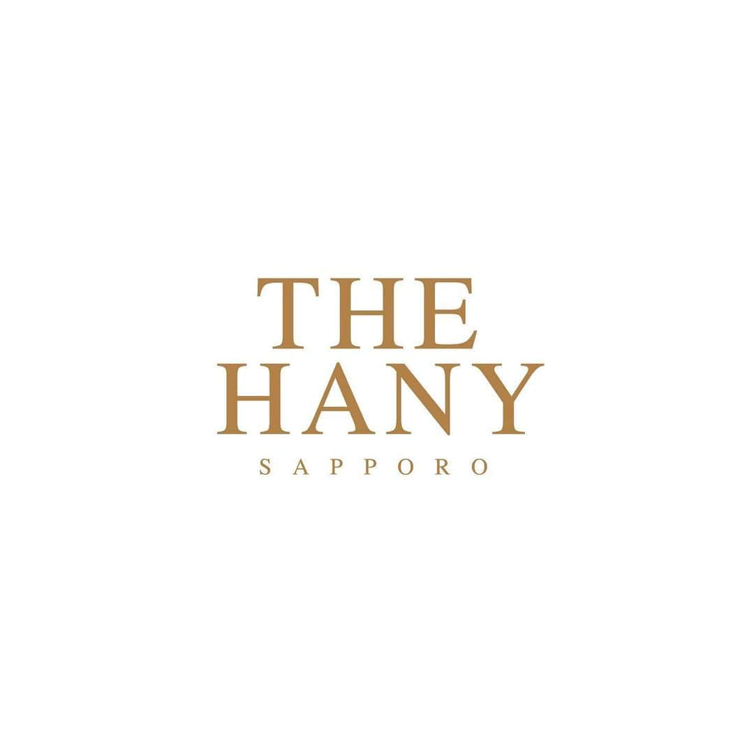 THE HANYさんのインスタグラム写真 - (THE HANYInstagram)「【THE HANY札幌店　6月の営業と新型コロナウイルス感染症拡大防止対策について】 緊急事態宣言の解除をうけ、6月1日より通常営業となります✨ (状況により臨時休業日を設ける場合もございます) . 4・5月は営業日を少なくして営業しており、皆様にはご不便をおかけして申し訳ございませんでした。また、ご協力を賜り誠にありがとうございました！ . 6月も引き続き、【花嫁応援】スペシャルフォトプラン(札幌店)の受付も行っております。 . . THE HANY札幌店(完全ご予約制) 公式サイト：https://www.hany-wedding.co.jp ☎︎011 280 8282 ✉️info@hany-wedding.co.jp 住所：北海道札幌市中央区南3条西2丁目7番KT三条ビル1F 営業時間：11:00〜18:00 定休日：火曜日 ◎札幌店のみ提携会場がございます。 ◎和装、タキシードのお取扱もしています。 ◎札幌店オリジナルフォトプランもご用意しております ※THE HANY札幌店のLINEアカウントはありません🙇‍♀️ . . お問い合わせをお待ちしております。 . 《THE HANY札幌店の新型コロナウイルス感染症防止対策について》  THE HANYでは、スタッフとお客様の健康と安全を守るため、スタッフの毎日の体温測定(37.5以上の場合は出勤いたしません)と、 こまめな手洗い・うがい・手指消毒・店内の換気・店内の除菌清掃・スタッフのマスク着用を徹底しております。 . お客様にも手指消毒・マスク着用のご協力をお願いしております。 . . また、予約日に体調がすぐれない・気になるお客様は、ご無理をせずご予約日のご変更・キャンセルをしていただいても構いません。 . 十分に安心してご来店いただける日を一日でも早く迎えられる日が来るよう、 ただいまはご不便をおかけします事を心よりお詫びを申し上げますと共に、 何卒ご理解とご協力を賜りますようお願い申し上げます。 . . #thehany #ザハニー #伊藤羽仁衣 #コロナ対策  #ウェディングドレス #営業日のお知らせ」5月29日 17時16分 - thehany_official