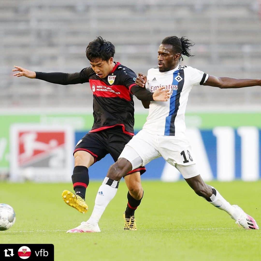 遠藤航のインスタグラム：「Important victory ‼️ We never give up ⚪️🔴 And I’m so glad to get my first goal in vfb💪 . . ハンブルクとの上位対決、前半0-2で折り返しましたが後半3点取り勝つ事ができました！！ これで2位浮上！ また次日曜に試合があるのでしっかりリカバリーしていきます。 今日の勝利を無駄にしないためにも日曜も必ず勝つ！ . . . #vfb #win  #stuttgart  #goal  #nevergiveup  #wataruendo . . #STRONGERTOGETHER . . #シュツットガルト #初ゴール #逆転勝利 #遠藤航」