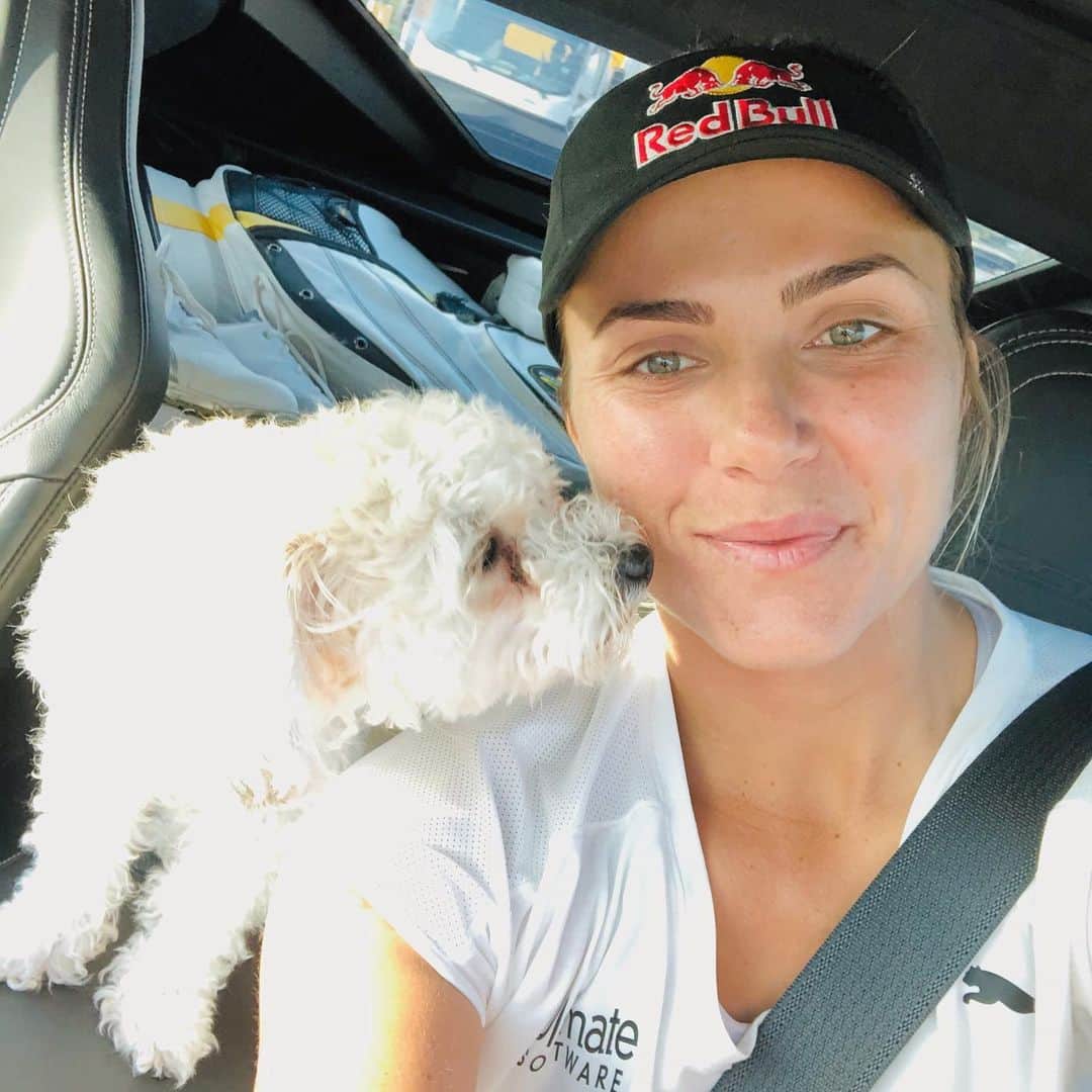 レクシー・トンプソンさんのインスタグラム写真 - (レクシー・トンプソンInstagram)「🐶❤️」5月29日 8時51分 - lexi