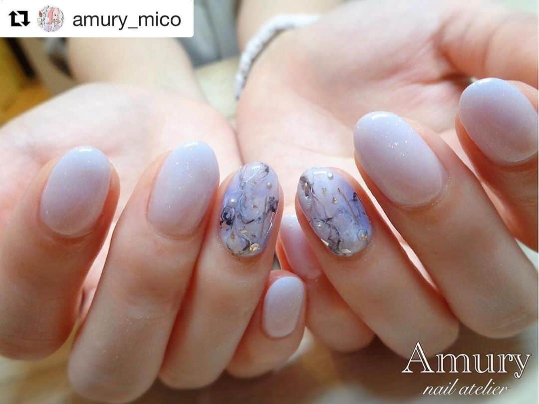 LEAFGEL PREMIUMさんのインスタグラム写真 - (LEAFGEL PREMIUMInstagram)「#Repost @amury_mico with @get_repost ・・・ 大理石🔮✨ パステルラメシリーズグラデ 💜@leafgel_premium ＃429 ・ ・ #leafgelpremium #リーフジェルプレミアム #うるつやネイル#大理石ネイル #マーブルネイル #オーロラネイル#グラデーションネイル#ショートネイル #グラデーションカラー#シンプルネイル #ニュアンスネイルデザイン#パープルネイル #天然石ネイル #天然石 #nail #nailart #naildesign #gelnail #gelart #geldesign #fashion #大阪 #堀江 #ネイルサロン #アミュリーネイルアトリエ #osaka #horie #nailsalon #amurynailatelier」5月29日 9時46分 - leafgel_premium