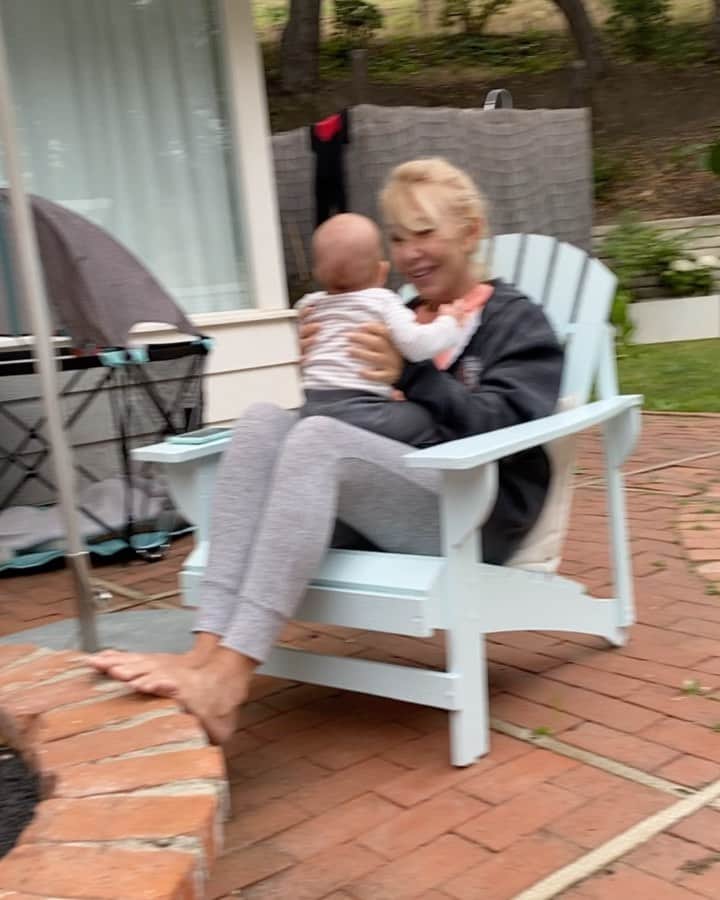 のインスタグラム：「“Go” 😂 ❤️」