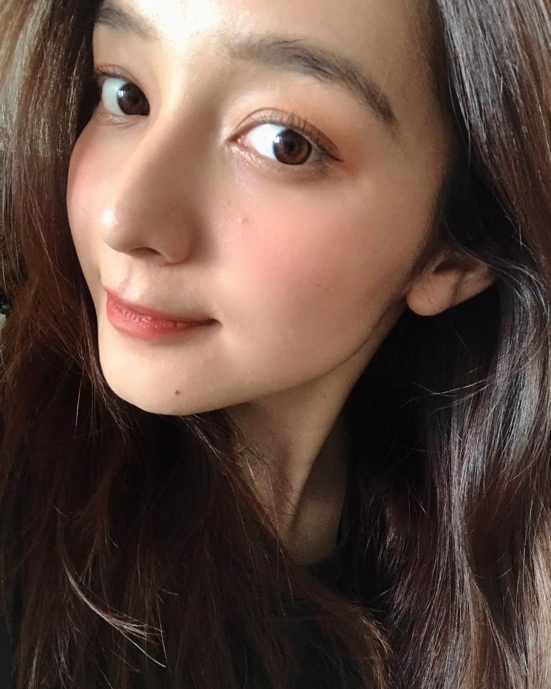 大西百合子さんのインスタグラム写真 - (大西百合子Instagram)「🖤🧡 . . . . . #onishiyuriko #happy #selfie #makeup #orangemakeup #mac #lunasol #nars #narsissist #celvoke #swipe #stayhome」5月29日 10時49分 - yurikooo_jpn