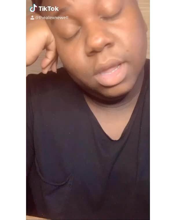 アレックス・ニューウェルのインスタグラム：「Did I do it right?? #dontrainonmyparadechallenge」