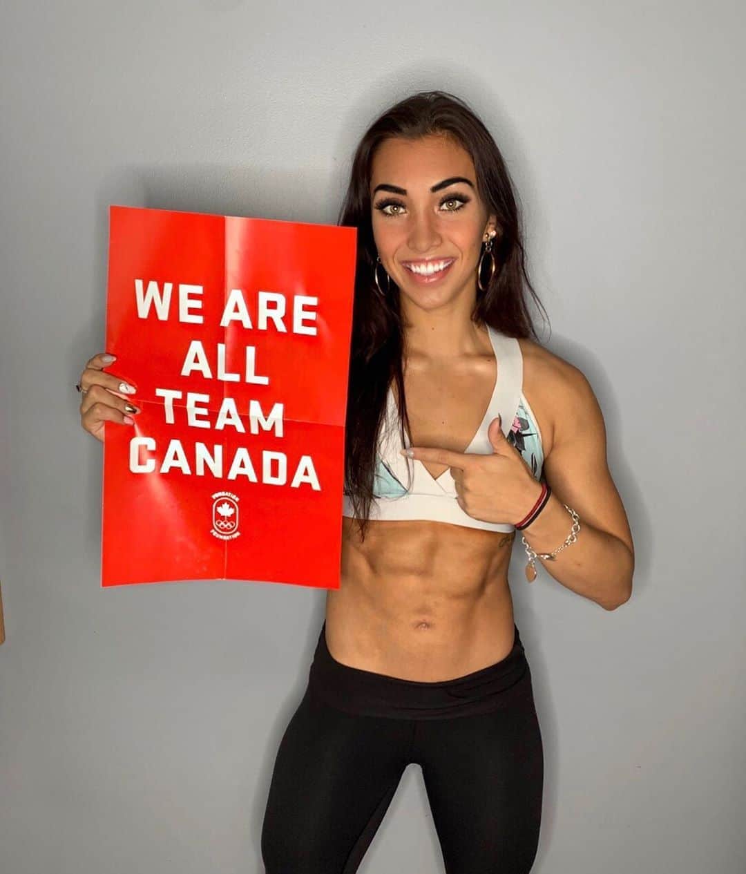 ガブリエル・デールマンさんのインスタグラム写真 - (ガブリエル・デールマンInstagram)「It’s about being a part of something bigger #TeamCanada @cbcolympics @conquercovid19 @teamcanada #StayHomeStaySafe ❤️🇨🇦」5月29日 11時10分 - gabby_daleman