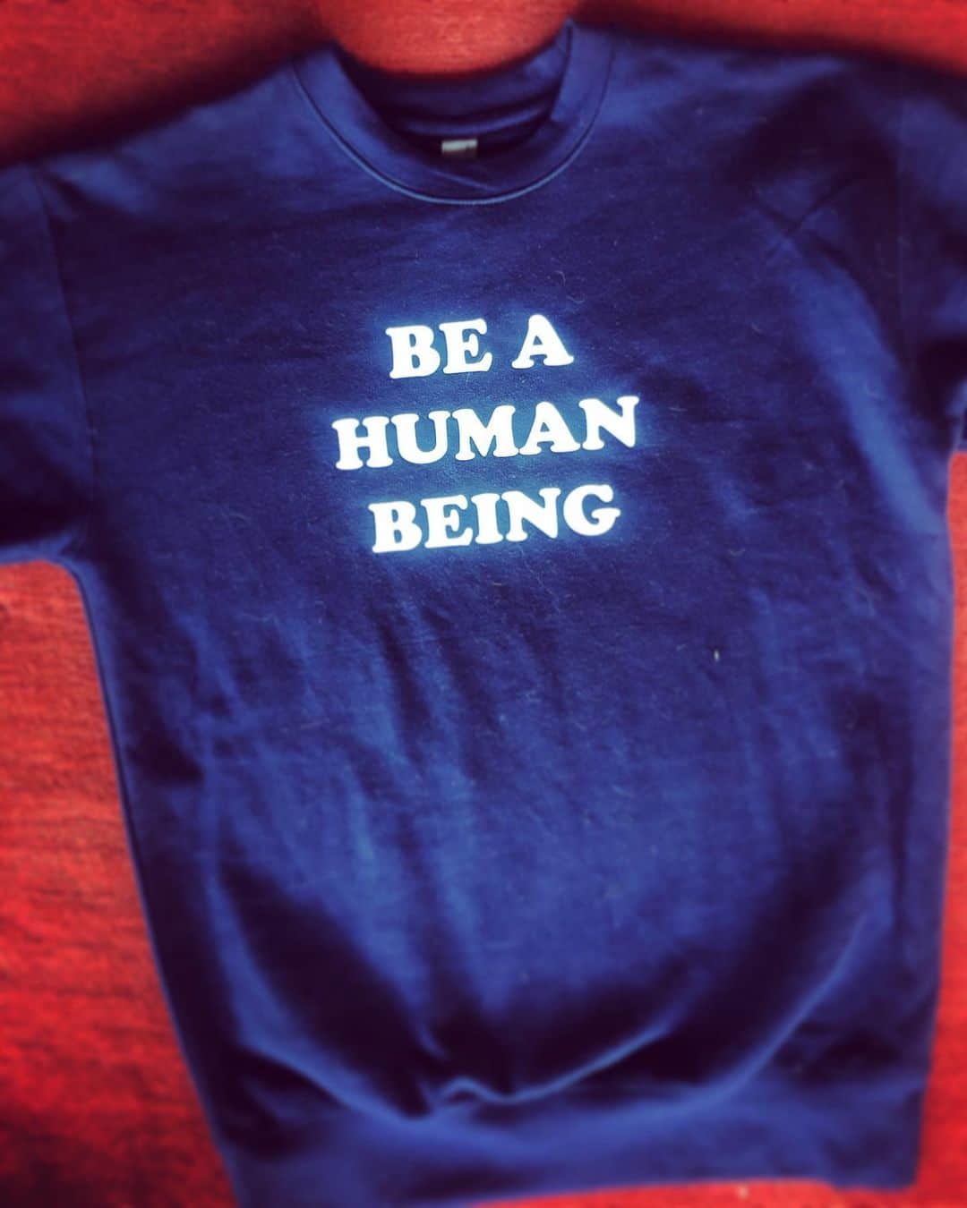 エミリー・ベット・リカーズのインスタグラム：「• BE A HUMAN BEING •  I don’t know where to start but this feels like the only place... This morning I searched in my closet for this sweater, unaware as to why I felt I needed this mantra today. But it is without a doubt because of the injustice, racism and discrimination that continues to go on ignored and repeated in our world.  Racism and hatred have NO PLACE here. So WHY does it continue to infect the HUMAN RACE? Why does it continue to take INNOCENT LIVES of our fellow people? Why has it not been abolished completely? If we want a different world than the one we keep seeing, we have to change what we’ve been doing. We’re talking about murder. Death. Blood. Racism. Hatred. These are real monsters of our world and they need to be stopped.  Talk to your friends, your family, your fellow people. Listen and learn. Bare the uncomfortable conversations the ones that make you scream out in pain and outrage. Because those conversations, those screams can save lives and make a change.  This mantra is for yesterday. Today. Tomorrow. It’s for every single fucking day. The only race that exists is the HUMAN RACE it’s time we start acting like it.」