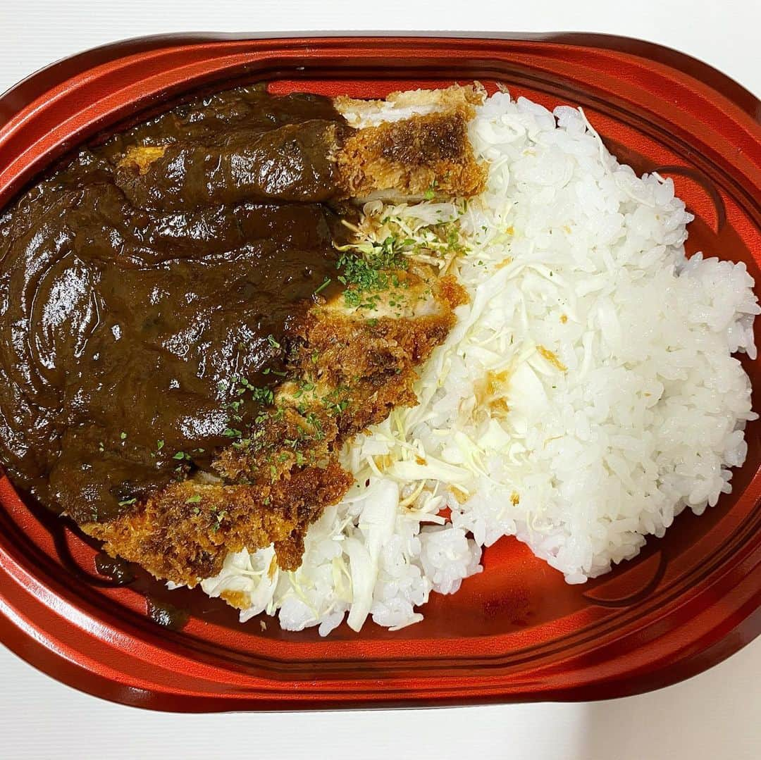 ゴーゴーカレーさんのインスタグラム写真 - (ゴーゴーカレーInstagram)「5/28(木)～5/31(日) 東急ストア様限定！　惣菜売場にて『金沢名物！ゴーゴーカレー監修カレー』を期間限定販売！ 価格はゴーゴーゴー！！『555円(税抜)』 みなさんで東急ストアさんへGO！GO！ ※一部取扱除外店舗がございます。ご了承ください。 ■商品名 金沢名物！ゴーゴーカレー監修カレー ■販売店舗・エリア 東急ストア様惣菜売場（※一部取扱除外店あり） ■販売期間 5/28(木)～5/31(日) ■価格 555円(税抜) . . . . .  #ゴーゴーカレー #curry #金沢グルメ #japanese  #お得 #gogocurry #カレー #カレーを華麗にいただきます #お取り寄せ #日本 #japan #金沢カレー #金沢 #石川 #カレー部  #揚げ物 #foodstagram  #カツカレー #yummy #サービス #eat　#食べ歩き  #curry #金沢グルメ #japanese  #お得 #テイクアウト　 #お弁当　#東急ストア」5月29日 11時29分 - gogocurry55