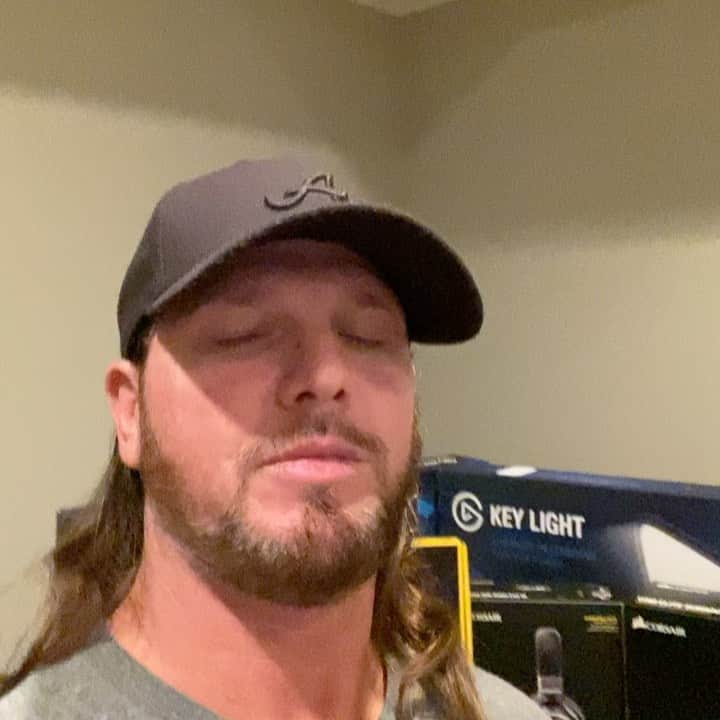 アレン・ジョーンズのインスタグラム：「Big news!!! Corsair.com #corsair @corsair @lugiablaster」