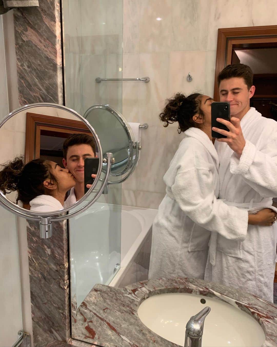 のインスタグラム：「May 28th, 2019 😌」