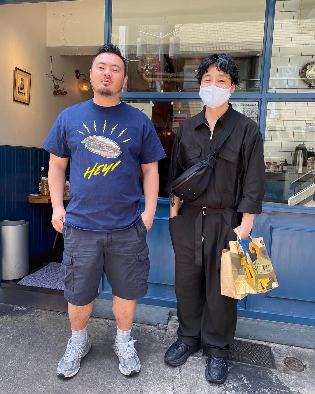 Yanagihara Hirokiさんのインスタグラム写真 - (Yanagihara HirokiInstagram)「代々木上原にある　sio @sioyoyogiuehara  にバインミー買いに行ってきました。 ・ ・ 鳥羽さんがとても気さくな方でしかも同い年 ・ ・ 32歳から料理人　30歳から美容師 ・ 勝手に近いと勘違い... ・ バインミーもめちゃ美味しかったのでオススメ！！ ・ 6月はランチとディナー予約しよう！！ ・ ・ #sio #バインミー #代々木上原」5月29日 12時44分 - yanagihara_hiroki