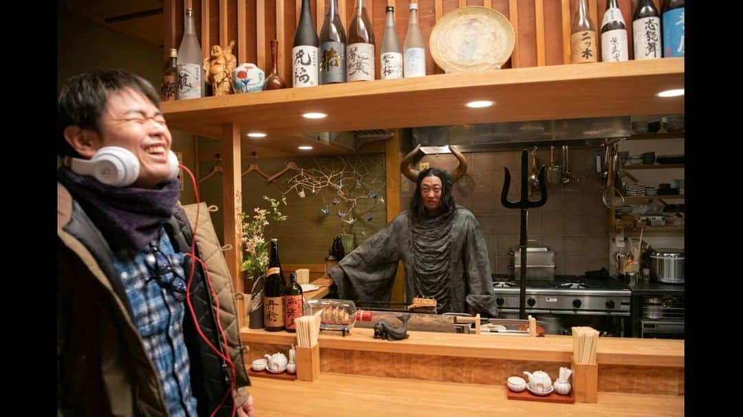 WOWOW「プラージュ」さんのインスタグラム写真 - (WOWOW「プラージュ」Instagram)「ドラマを観るまでは、ロバートの秋山さんがいったいどんな役で出演されるのか、皆さん想像がつかなかったのでは⁉️ 原作に出てくる表現を元に監督がイメージを広げ、そこから更に秋山さんがキャラクターを爆発させてくれました💥 . WOWOWメンバーズオンデマンドで公開中の『異世界居酒屋「のぶ」』スペシャルガイドツアーや、番組オフィシャルサイトのインタビュー・メイキング映像の数々も併せてお楽しみください‼️ . WOWOWオリジナルドラマ 『異世界居酒屋「のぶ」』 episode 3 5/29（金）深夜0時📺 . 詳細は、プロフィールのURLから『異世界居酒屋「のぶ」』をチェック📌 . #大谷亮平 #武田玲奈 #秋山竜次 #品川ヒロシ #品川祐 #蝉川夏哉 #異世界居酒屋のぶ #異世界居酒屋 #飯テロ #おうちご飯 #おうち時間 #WOWOW #StayHome #オリジナルドラマ #ドラマ @ryo.vbps @rena_takeda @shinashina0426」5月29日 13時00分 - wowowofficial