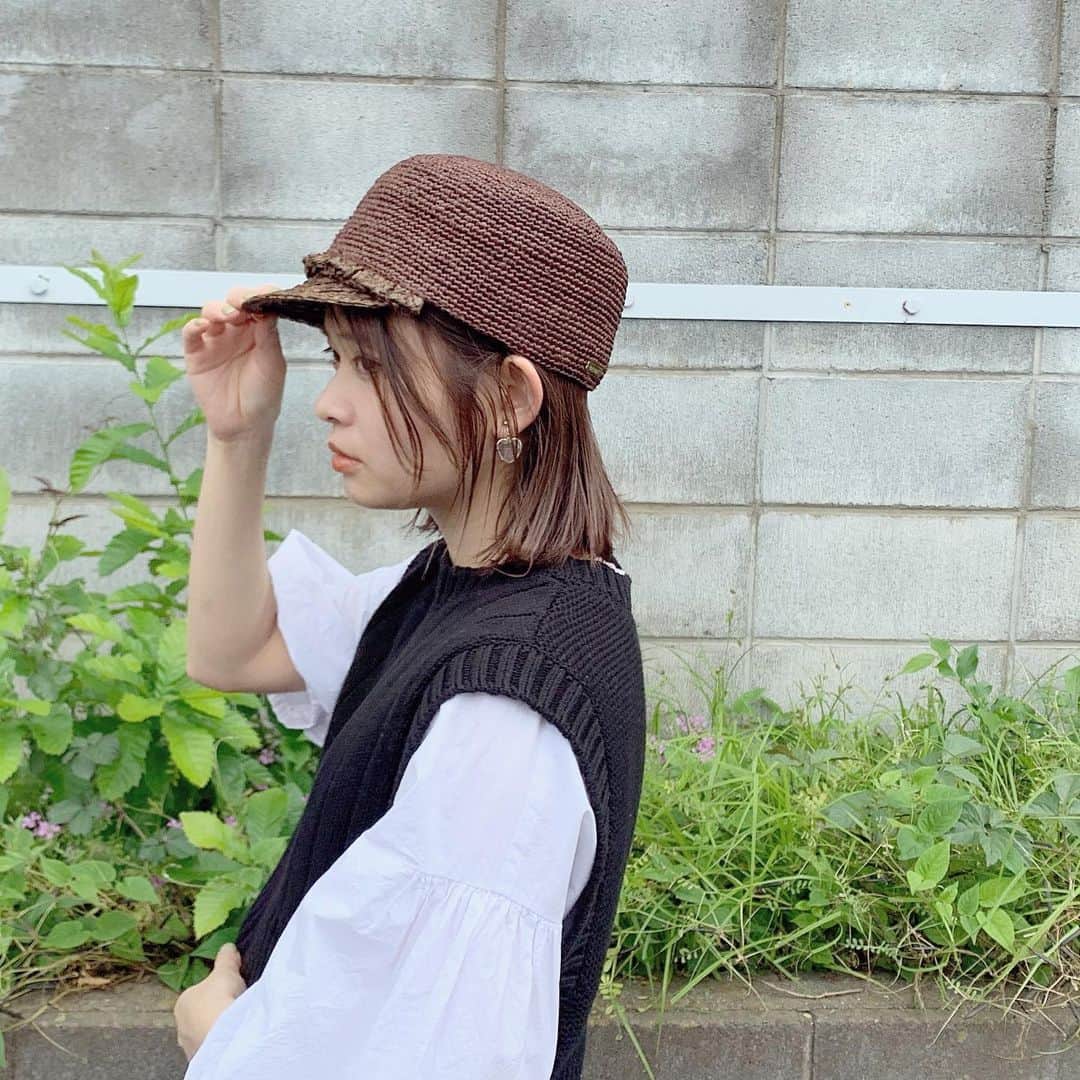 オーバーライドさんのインスタグラム写真 - (オーバーライドInstagram)「⚪︎ 【new arrival】 ・ まる過ぎないトップが顔のかたちを選ばず 被りやすいラフィア素材のCAP???? ツバ部分のフリルがさりげなくポイントに。 ・ ・ #カオリノモリ #kaorinomori #ボランキャップ ... オーバーライドさんのインスタグラム写真 - (オーバーライドInstagram)「⚪︎ 【new arrival】 ・ まる過ぎないトップが顔のかたちを選ばず 被りやすいラフィア素材のCAP???? ツバ部分のフリルがさりげなくポイントに。 ・ ・ #カオリノモリ #kaorinomori #ボランキャップ ...