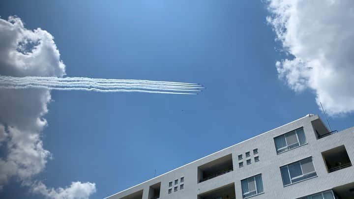 近藤祥子のインスタグラム：「. ‪┈┈‬‪┈┈‬‪┈┈‬‪┈┈‬✈︎ . . #ブルーインパルス #blueimpulse #航空自衛隊 #✈️ #東京 #tokyo #instalike #instagood #instatokyo #instajapan」