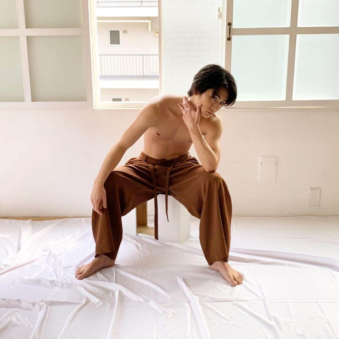 押田岳さんのインスタグラム写真 - (押田岳Instagram)「本日、JUNON7月号発売です。 ジュノンボーイパーツ特集ということで、筋肉担当頂きました。笑 ぜひ！」5月29日 14時10分 - oshidagaku