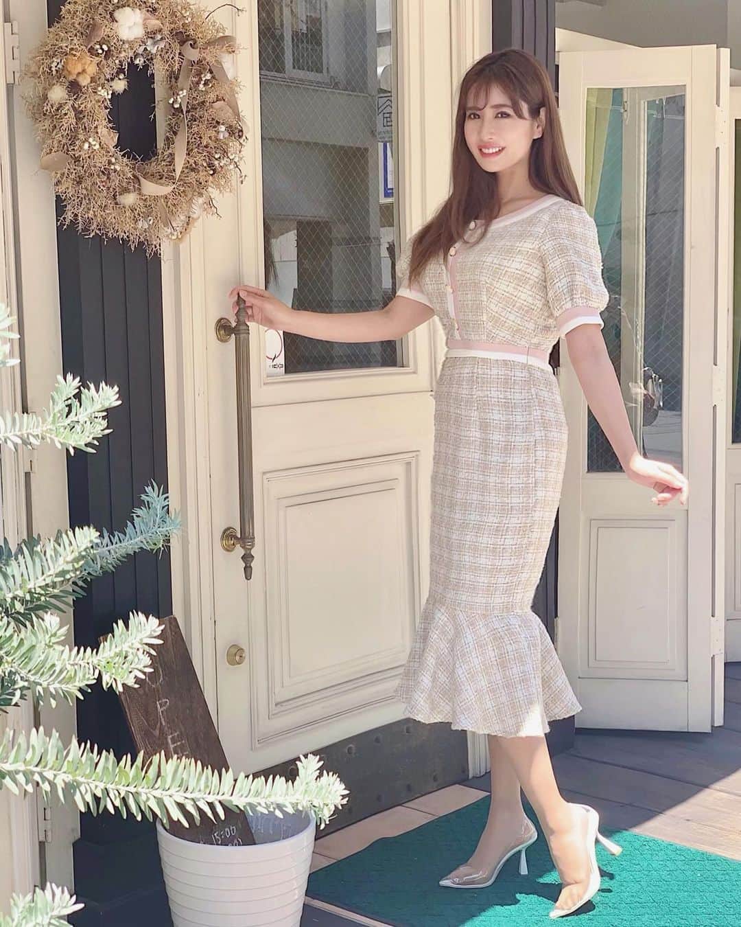 のインスタグラム：「🥯🥯🥯 . lunch🍴 久しぶりに、姉と会いました🥨 . @belinda_official_world ワンピを着ました😊💗 . ワンピは、ツイードでお出かけする時に着やすいです💗 お天気良い日のお出かけワンピ🥨 . . #ワンピ#ツイードワンピ#ワンピース#ランチ#lunch#🍴#ベリンダ#ツイードワンピース#tweed#春#春ワンピ」
