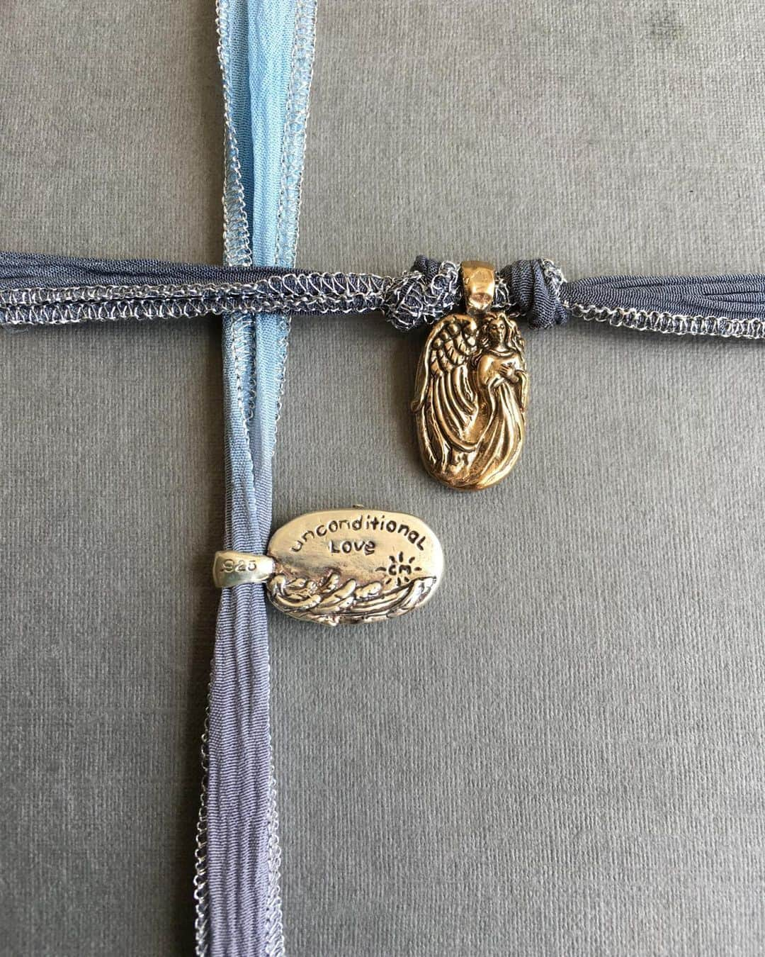 キャサリン ミッシェルさんのインスタグラム写真 - (キャサリン ミッシェルInstagram)「More than ever...If not now, when ? Connect with your angels. Wear this charm as a reminder to acknowledge the power of unconditional love #madewithaloha #jewelryasmedecinecm #angel #ange #protection #unconditionallove #artist #madeinusa #reclaimedmetal #love #luckycharms #healer #thankyou」5月29日 14時40分 - catherinemichiels