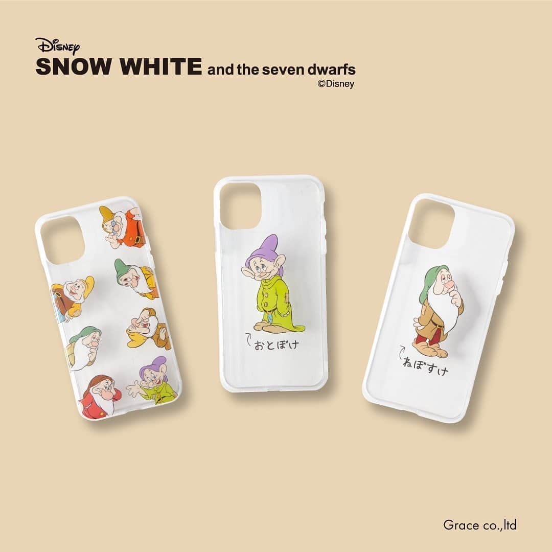 SMIRNASLI_officialさんのインスタグラム写真 - (SMIRNASLI_officialInstagram)「待望の SNOW WHITE Seven Dwarfs 別注シリーズが発売開始になりました♡  大人かわいいデザインで、7人の小人たちがとってもCute！！ 是非online storeを✔checkしてみてください！！ ©Disney . . #SMIRNASLI #サミールナスリ #7人のこびと #Snowwhite #白雪姫　#Sevendwarfs #Disney #ディズニー #Doc #先生 #Sneezy #くしゃみ #Grumpy #おこりんぼ #Dopey #おとぼけ #Happy #ごきげん #Sleepy #ねぼすけ #Bashful #てれすけ #Bag #バッグ #Totebag #トートバッグ  #Pouch #ポーチ #Mobilecase #モバイルケース」5月29日 14時55分 - smirnasli_official