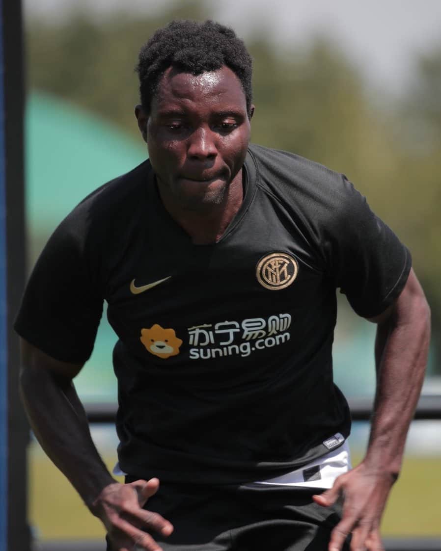 クワドォー・アサモアのインスタグラム：「🔛🔥 @inter ⚫️🔵 #training #appiano」