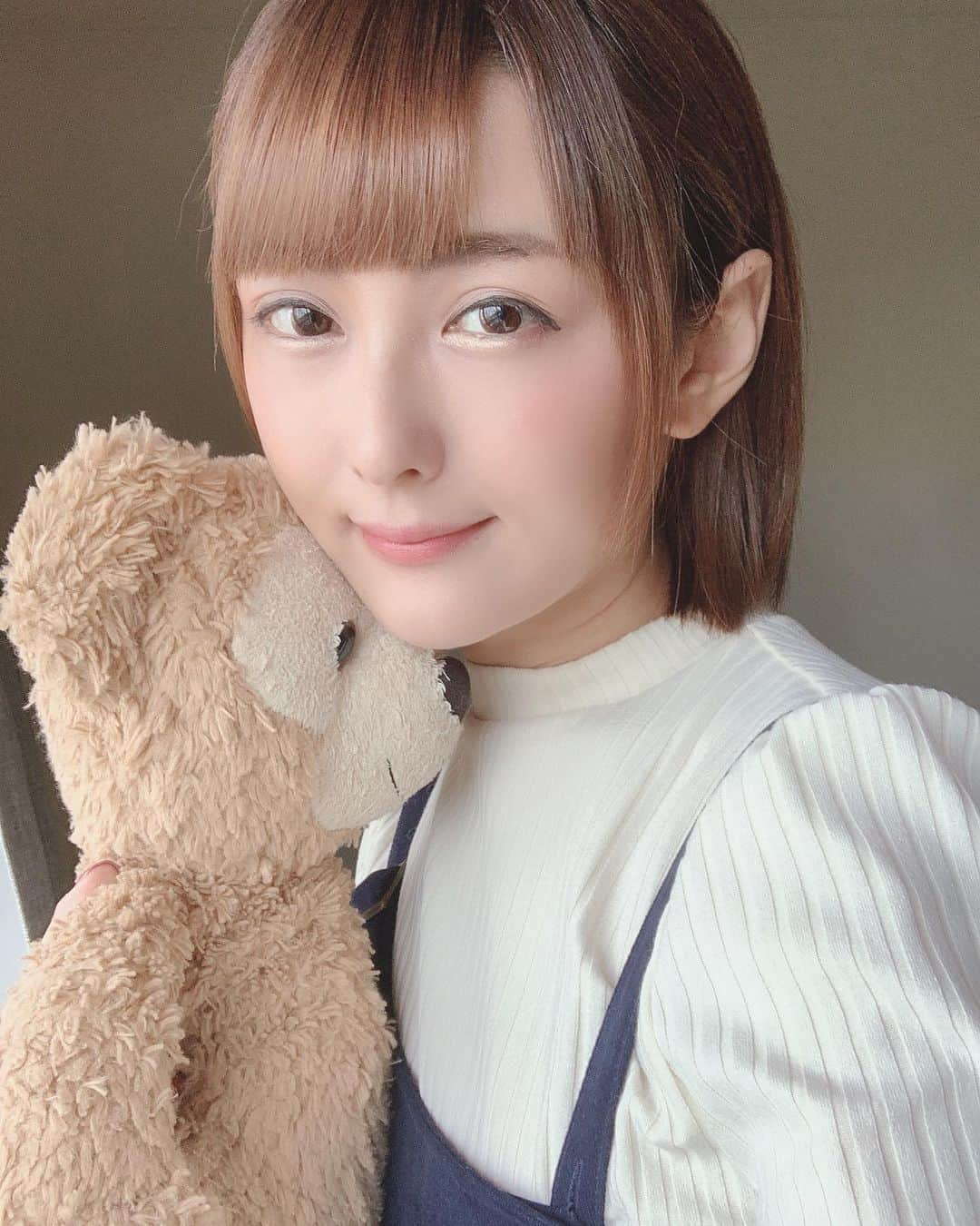 椿姫彩菜のインスタグラム：「娘とツーショットです♡  #duffy  #disney  #doll」