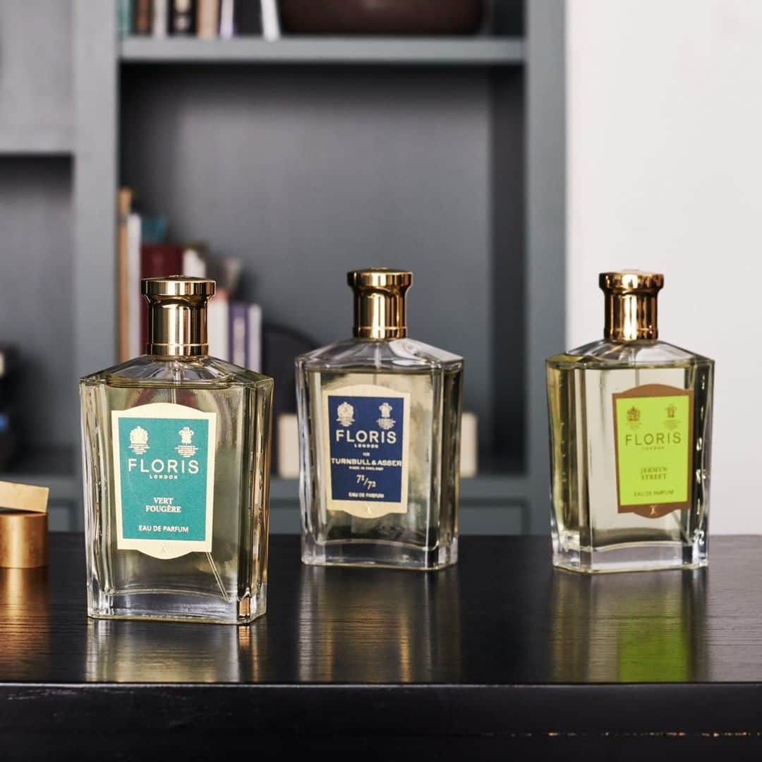 フローリスさんのインスタグラム写真 - (フローリスInstagram)「British family perfumers since 1730, Floris creates fragrances of unmistakable quality, a craft and a skill that has been passed down for nine generations. Discover the perfect scent for him this Father's Day through the link in our bio. ⠀ #FlorisLondon #BritishPerfumer #FamilyBusiness #FathersDay #LuxuryFragrance #Gift #Fragrance #Cologne #MensFragrance」5月30日 1時44分 - florislondon