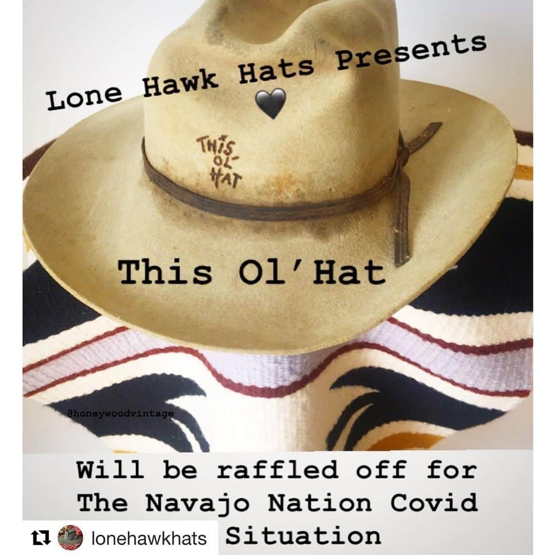 シェリル・クロウさんのインスタグラム写真 - (シェリル・クロウInstagram)「My hat is now up for auction!  Go check out @lonehawkhats for more information or to get your bid in! (Do NOT bid here!) 100% of the proceeds go to The Navajo Nation Reservations as they fight COVID19.  If the bids are out of your price range, you can still donate for a chance to with “This Ol Hat” 👉🏻 signed by a bunch of us!  Check it out over at @lonehawkhats  ______________________________________________  #Repost @lonehawkhats ・・・ Ladies & Gentlemen ~  THE AUCTION IS LIVE! . This autographed Lone Hawk  was custom made for none other than the lovely ~  Miss @sherylcrow !!! . Auction will run through Sat May 30th at 5:00 P.M - PST . Bids must be in U.S.D currency.  100 % of proceeds go to Navajo Nation through @united_nativesinc and are 100 % tax deductible. . #lonehawkhats  #navajonation #artistsupport #givingback  #covid19 #covid_19 #covid」5月30日 2時13分 - sherylcrow