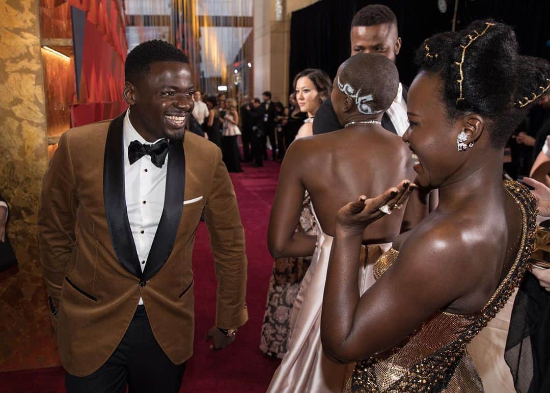 アカデミー賞さんのインスタグラム写真 - (アカデミー賞Instagram)「Flashing back to this sweet moment at the 90th Oscars between Daniel Kaluuya and Lupita Nyong'o. #FBF」5月30日 2時31分 - theacademy