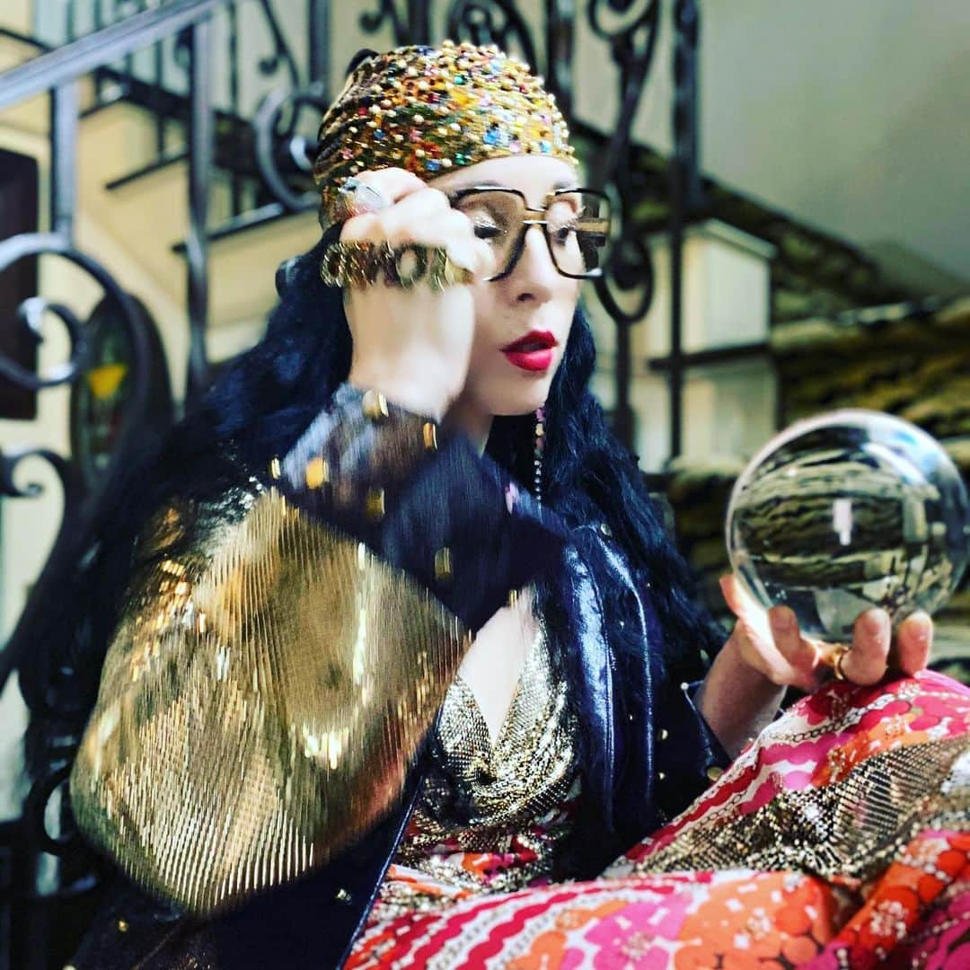 B. Akerlundさんのインスタグラム写真 - (B. AkerlundInstagram)「I do have a crystal ball 🔮 but can NOT predict our future ..... It’s a million $ question ! So for now #stayhome #staysafe and JOIN me on @theresidencyexperience IG LIVE at 10 am PST while I tune in and talk vintage with @shopmorphew #theresidencyexperience #inthecloset #iglive」5月30日 2時32分 - bcompleted