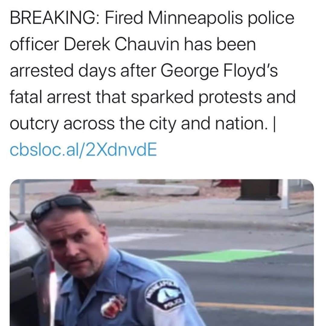 ティモシー・サイクスのインスタグラム：「BREAKING NEWS: Repost from @karmagawa Minneapolis police officer Derek Chauvin has been arrested in the death of George Floyd, Public Safety Commissioner John Harrington just announced. No detailed information yet regarding the specific charges, but this is the first step towards justice and it happened because people around the nation, and the world, stood together and demanded justice because #blacklivesmatter and we MUST all work together to #endracism so please share this good news with your followers and tag people who need to see it, let’s get #justiceforgeorgefloyd and have the others officers involved in his tragic death reprimanded too! #derekchauvin #socialjustice #justiceforfloyd #endpolicebrutality #karmagawa」