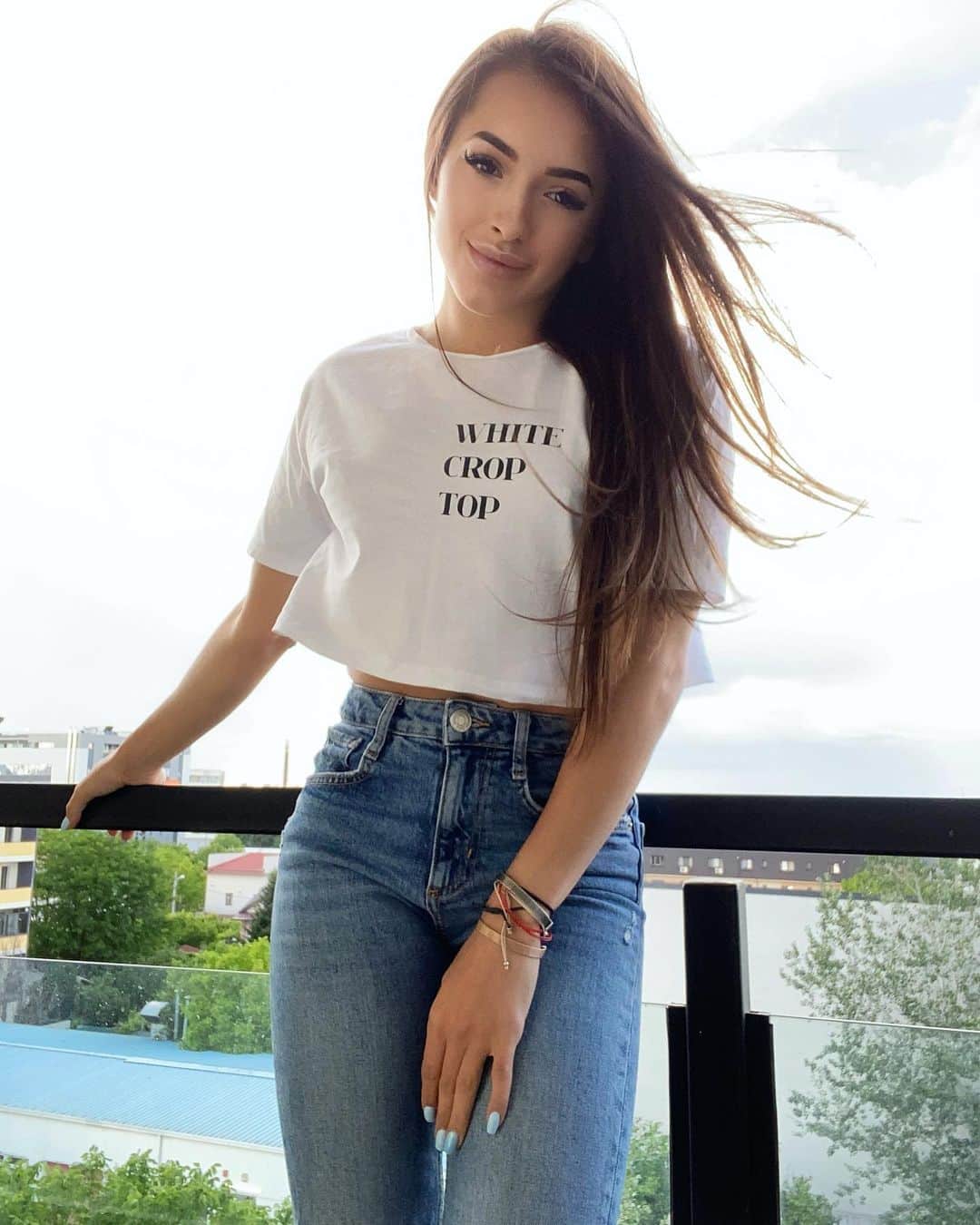 ラリサ・ヨルダケのインスタグラム：「Her eyes have their own vocabulary. 🧚🏼‍♀️」