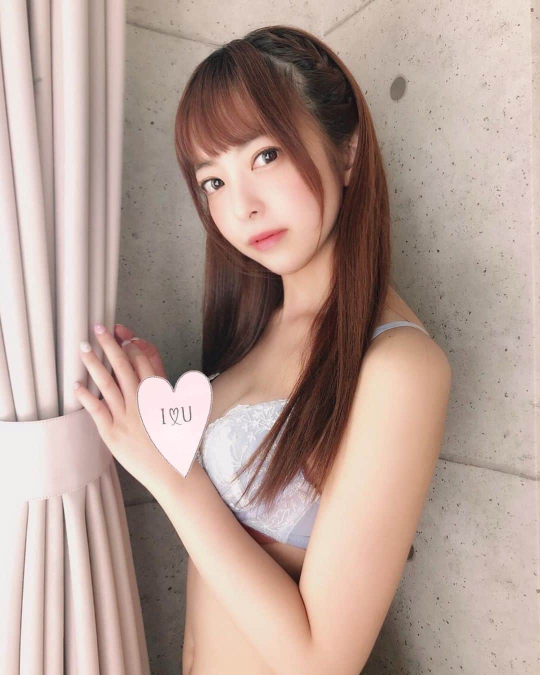 桜もこさんのインスタグラム写真 - (桜もこInstagram)「💙💙💙 #ストレートヘア #レース #水色　#鍛えたい #diet #大人メイク　#綺麗になりたい #カーテン #pink #japanesegirl #japanesemodel #instagram #instagood」5月29日 17時55分 - mokochan319