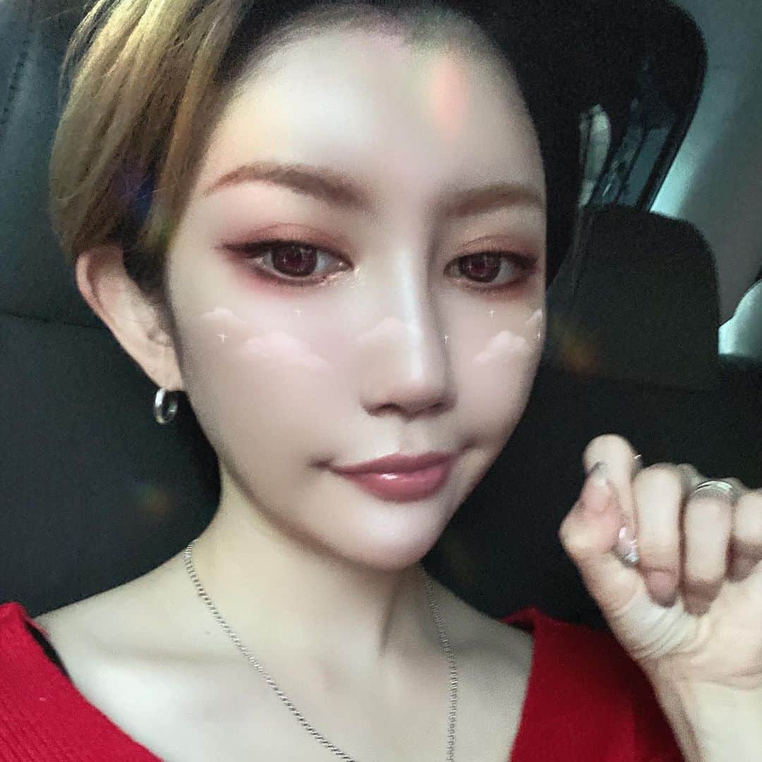 MASAMIのインスタグラム：「どうしてもニャンってポーズがしたかったんです殴らないで」