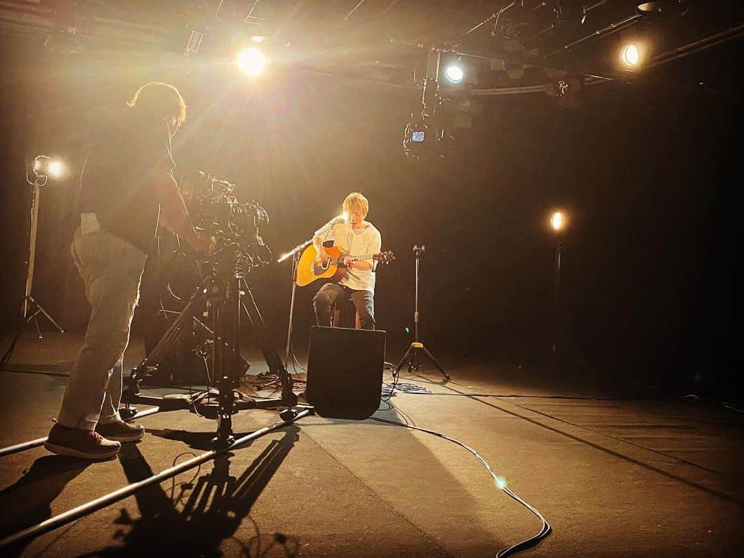 のインスタグラム：「とある撮影でした☺︎☺︎ 楽しみにしててね #村松拓 #nothingscarvedinstone」