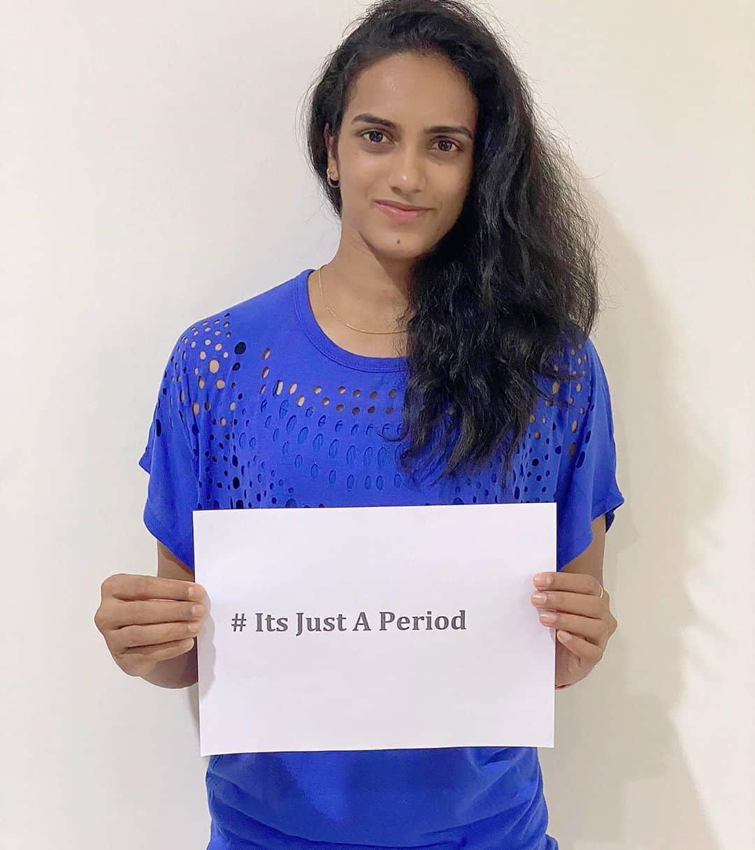 シンドゥ・プサルラさんのインスタグラム写真 - (シンドゥ・プサルラInstagram)「Periods are normal, natural, and nothing to feel embarrassed about. Over 2 million girls will get their first period this lockdown. Let’s come together to make sure that they don’t go through this alone. This #WorldMenstrualHygieneDay, I choose to end the taboo and whispers associated with periods and talk openly about it. Because, after all, #ItsJustAPeriod  If you believe the stigma around periods should end and want to show your support for it, share a  post with a picture like this, tag @stayfreeindia and use #ItsJustAPeriod. Because every voice matters.」5月29日 18時21分 - pvsindhu1