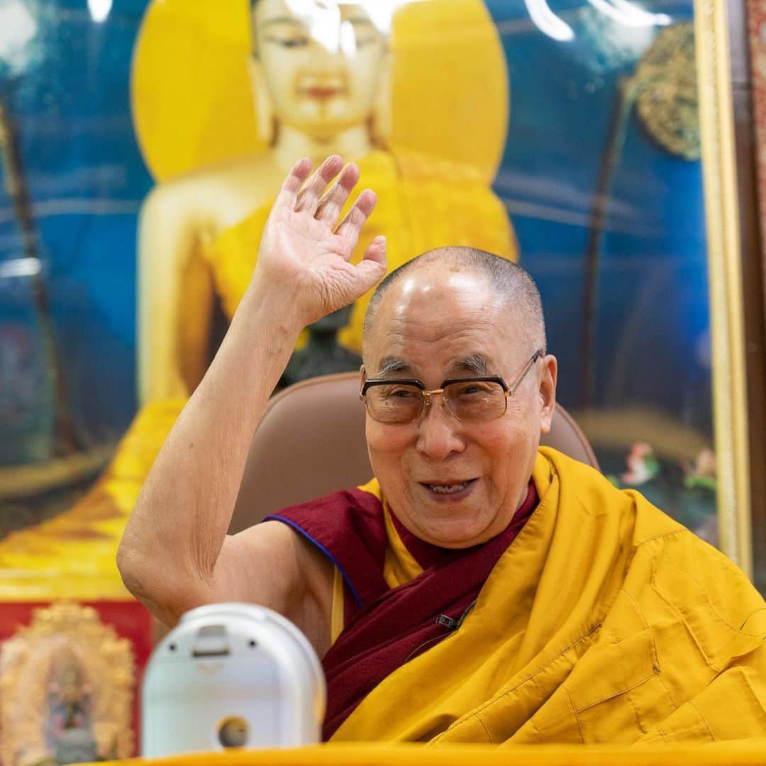 ダライ・ラマ14世さんのインスタグラム写真 - (ダライ・ラマ14世Instagram)「Images of HHDL during the the first day of his 2-day virtual Avalokiteshvara Empowerment from his residence in Dharamsala, HP, India on May 29, 2020. The webcast can be viewed on https://www.dalailama.com/videos/avalokiteshvara-empowerment.  Photos by Ven. Tenzin Jamphel #dalailama」5月29日 18時16分 - dalailama